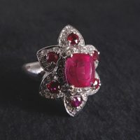 Unheated Ruby Flower Cluster Ring 18k