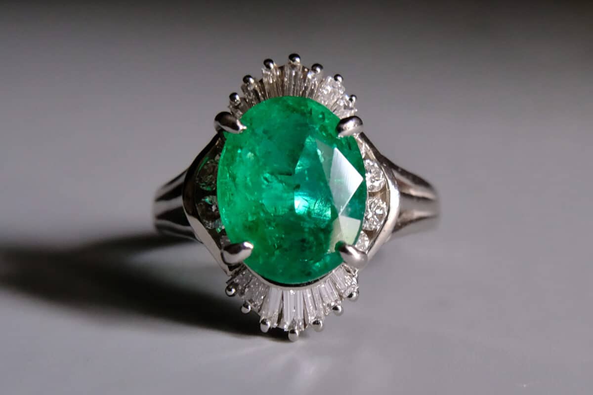 art deco emerald ring, emerald ballerina ring, emerald engagement ring singapore, vintage emerald rings for sale, emerald ring singapore, vintage rings singapore, Gem Gardener