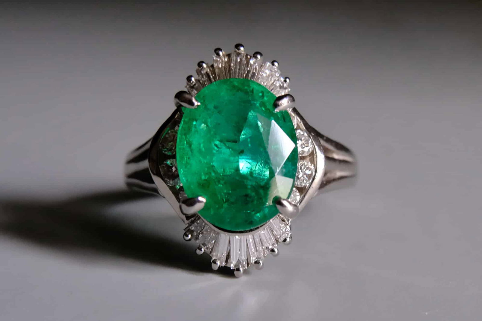 art deco emerald ring, emerald ballerina ring, emerald engagement ring singapore, vintage emerald rings for sale, emerald ring singapore, vintage rings singapore, Gem Gardener