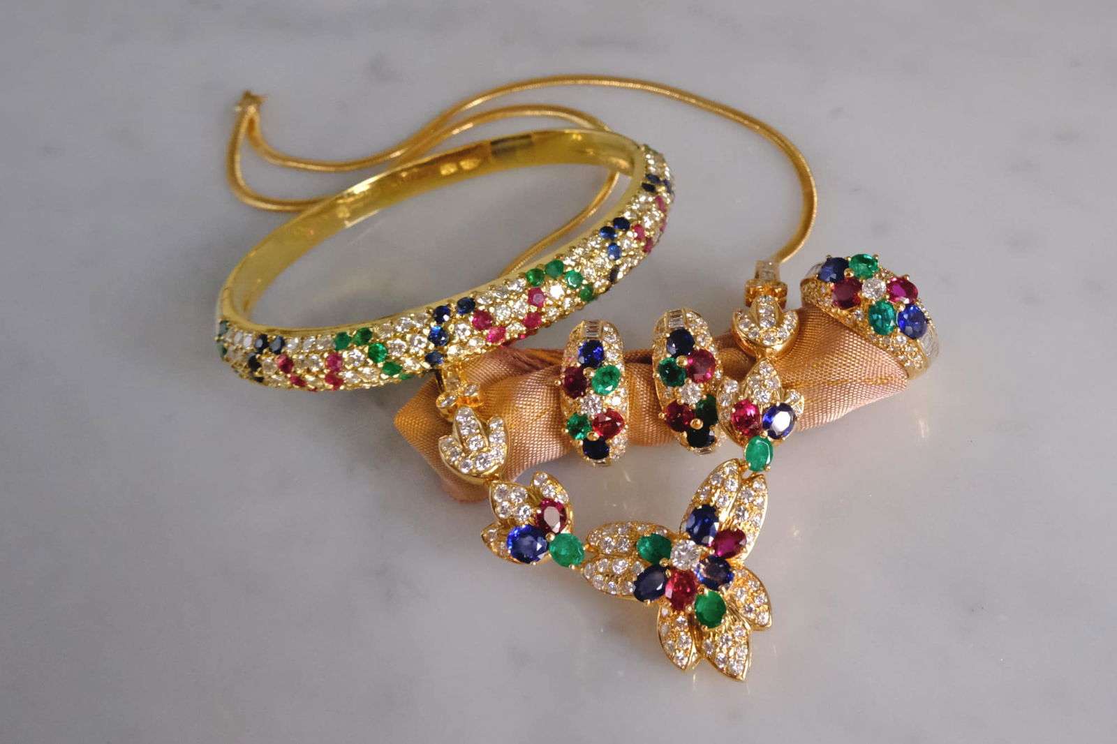 Gem Gardener, tutti frutti jewelry, wedding jewellery set singapore, classic jewelry set, heirloom jewelry to buy, selling heirloom jewelry, si dian jin set singapore, heirloom jewelry, vintage jewellery singapore