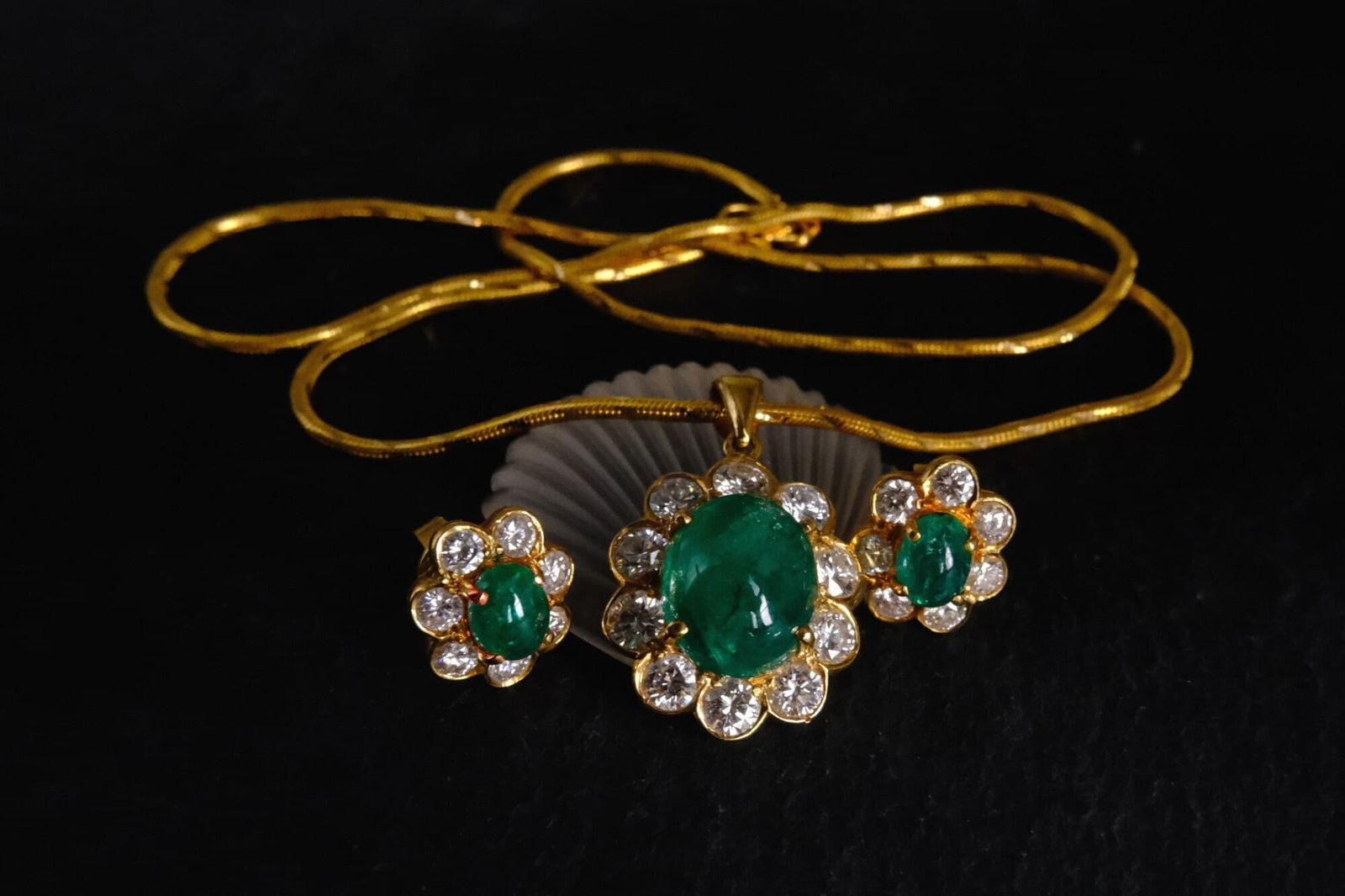 Gem Gardener, antique emerald jewelry, vintage emerald jewellery, emerald pendant and earrings set, vintage emerald pendant, emerald diamond halo pendant, vintage jewelry singapore