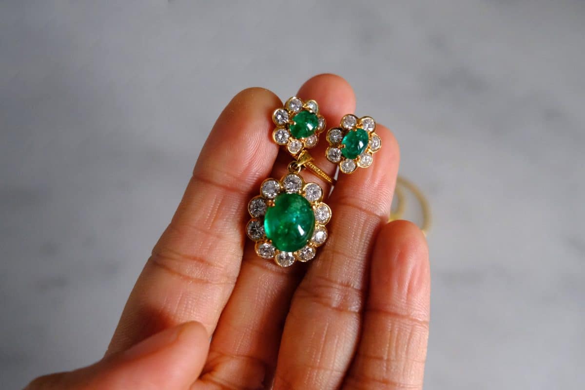 emerald pendant set