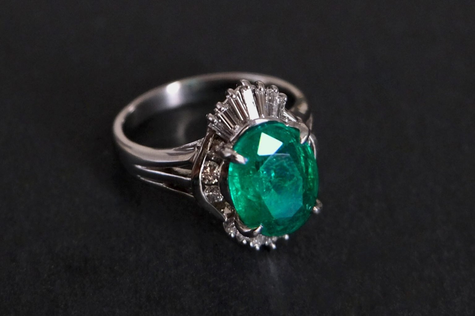 Art Deco Emerald Ring Ballerina 18k Vintage | Gem Gardener
