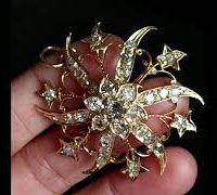 Gem Gardener, antique diamond pendant brooch, antique peranakan jewellery, singapore peranakan diamond jubilee brooch, vintage diamond cluster pendant