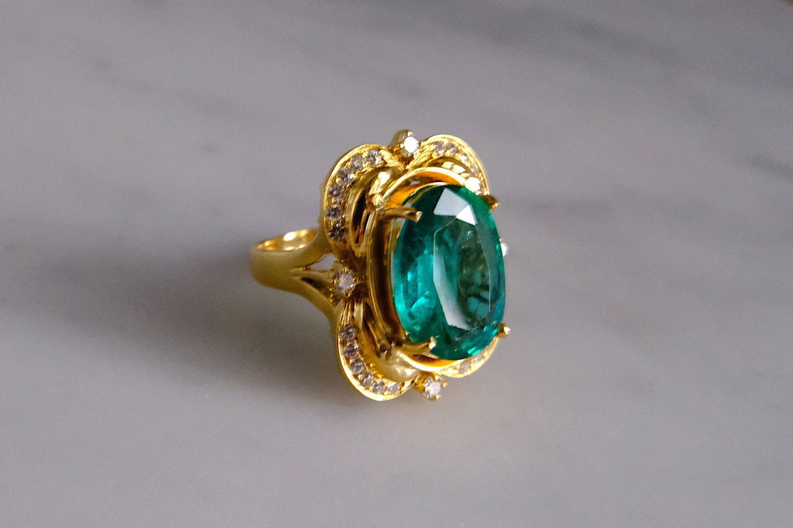 Gem Gardener, vintage emerald ring yellow gold, vintage jewellery singapore, vintage rings singapore, art nouveau emerald ring