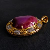 Gem Gardener, big ruby pendant, large ruby pendant, antique gold ruby pendant, vintage gold ruby pendant, ruby cabochon pendant