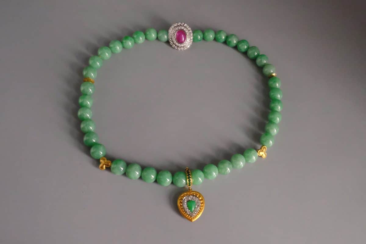 emerald green jade necklace