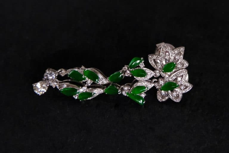 jade drop earrings, 翡翠耳环, emerald green jade drop earrings, jade earrings singapore, jade dangle earrings, imperial green jade earring, fine jade jewelry, Gem Gardener