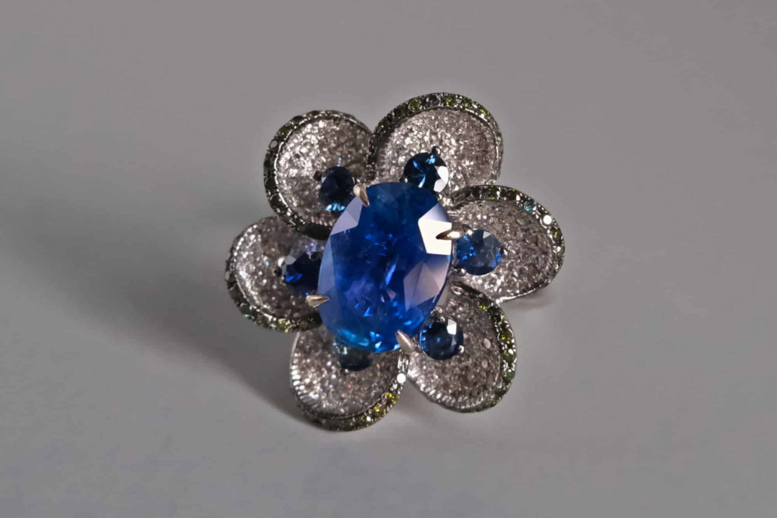Intense Cornflower Blue Sapphire, 5 carat blue sapphire ring, blue sapphire flower ring, blue sapphire designer rings, blue sapphire ring singapore, sapphire flower engagement ring, cornflower blue sapphire ring, Gem Gardener