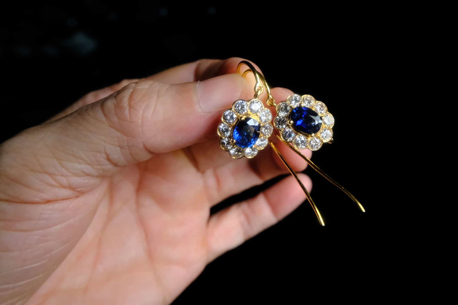 Sapphire Diamond Drop Earrings, royal blue sapphire earrings, drop earrings singapore, sapphire earrings singapore, blue sapphire dangle earrings, sapphire drop earrings yellow gold, Gem Gardener