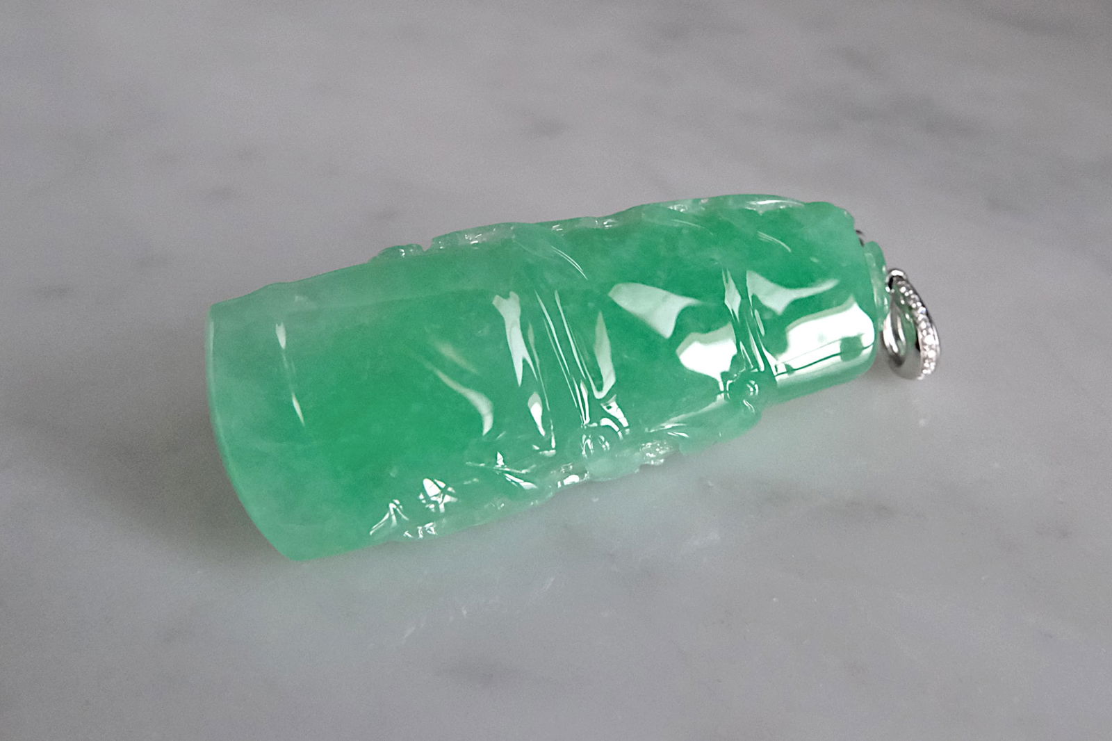 jade translucent pendant, high quality jadeite pendant, translucent jadeite pendant, icy green jadeite, jadeite jade pendant, jadeite jade singapore, Gem Gardener