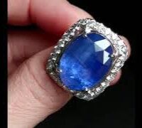 large sapphire diamond ring, big blue sapphire ring, buy large sapphire ring, blue sapphire ring singapore, natural unheated blue sapphire, Gem Gardener