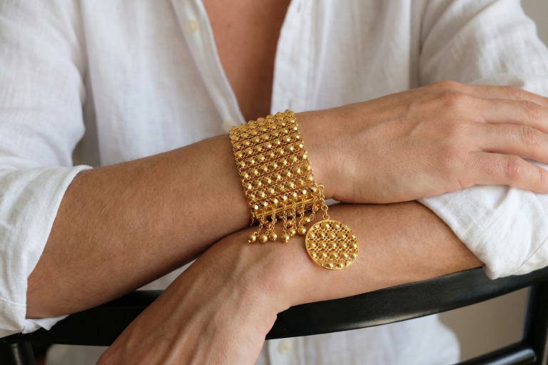 Wide Gold Link Bracelet, Traditional chinese bracelet, peranakan bracelet, antique gold jewellery singapore, vintage peranakan jewellery, Gem Gardener