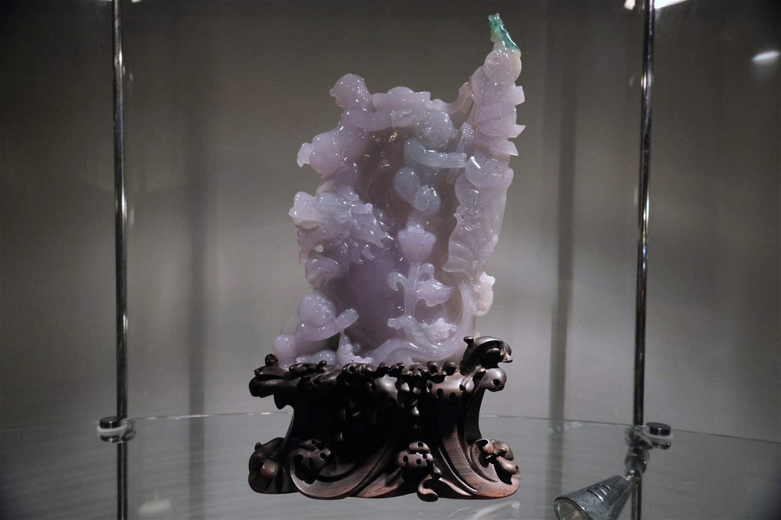 lavender jade carving, lavender jadeite jade, chinese jade auction, jade carvings value, auspicious carvings, antique jade carvings for sale, antique chinese carvings, Gem Gardener