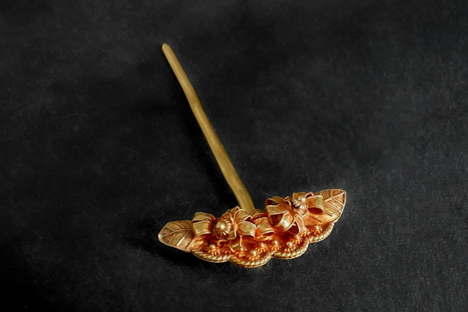 Antique Chinese Hair Ornaments, fan shape hair stick, fan hair bun, solid gold hair pin, antique hair sticks, gold hair stick, antique gold asian jewellery, Gem Gardener