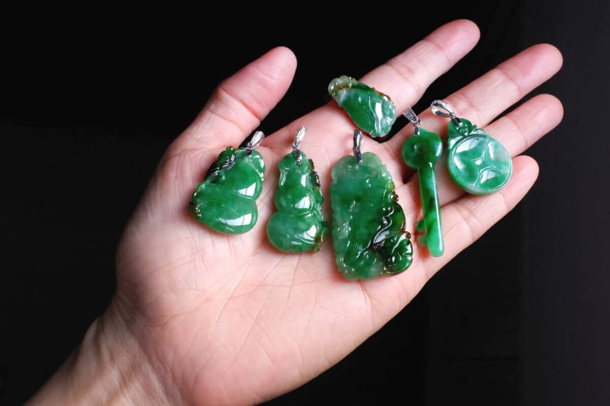 Green Jadeite Carved Pendant Ring Set 18k Vintage GEM GARDENER