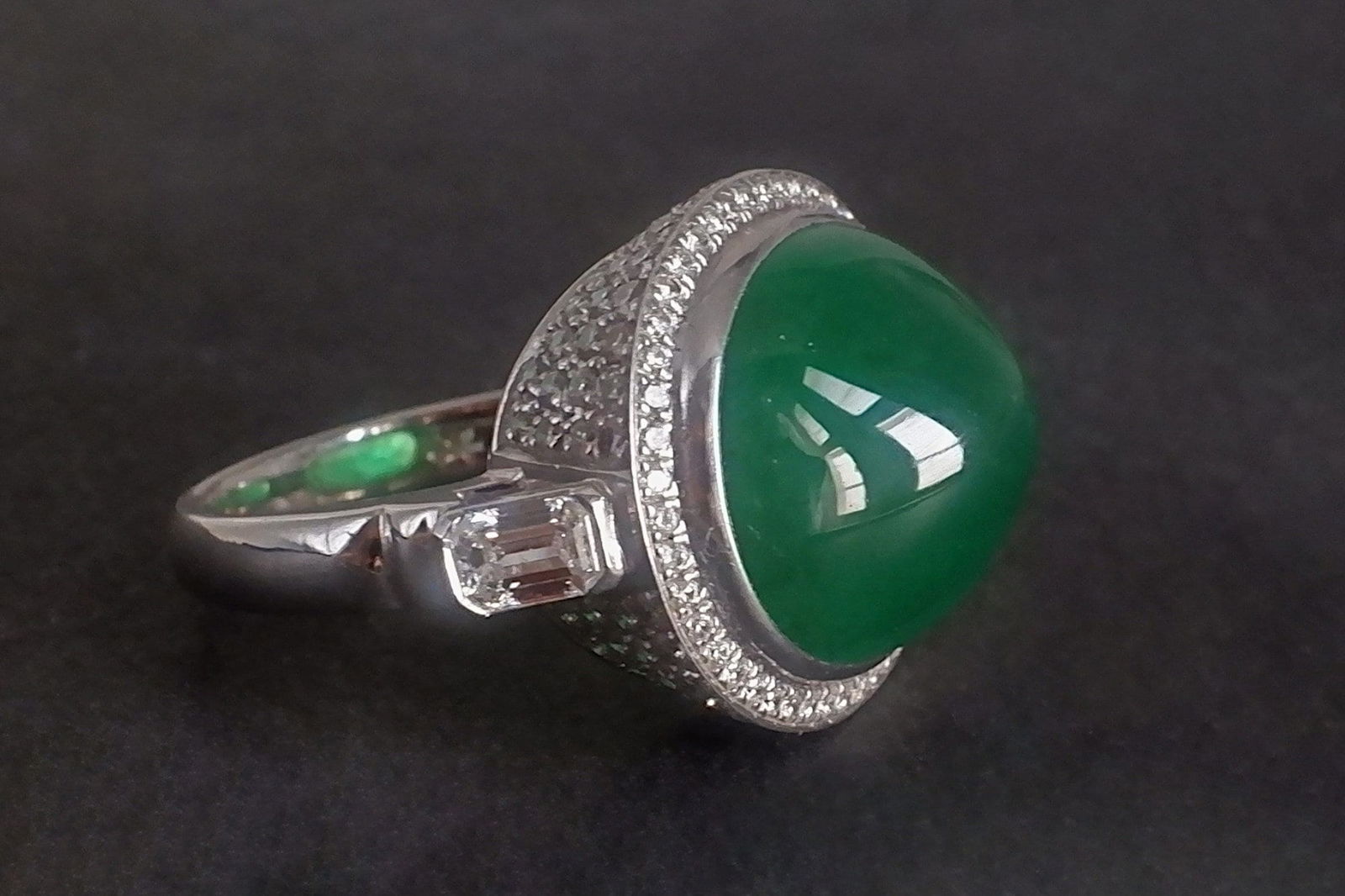 Emerald Sugarloaf Ring, brazilian emerald ring, sugarloaf emerald ring, emerald diamond cabochon ring, cabochon emerald ring gold, emerald ring singapore, Gem Gardener