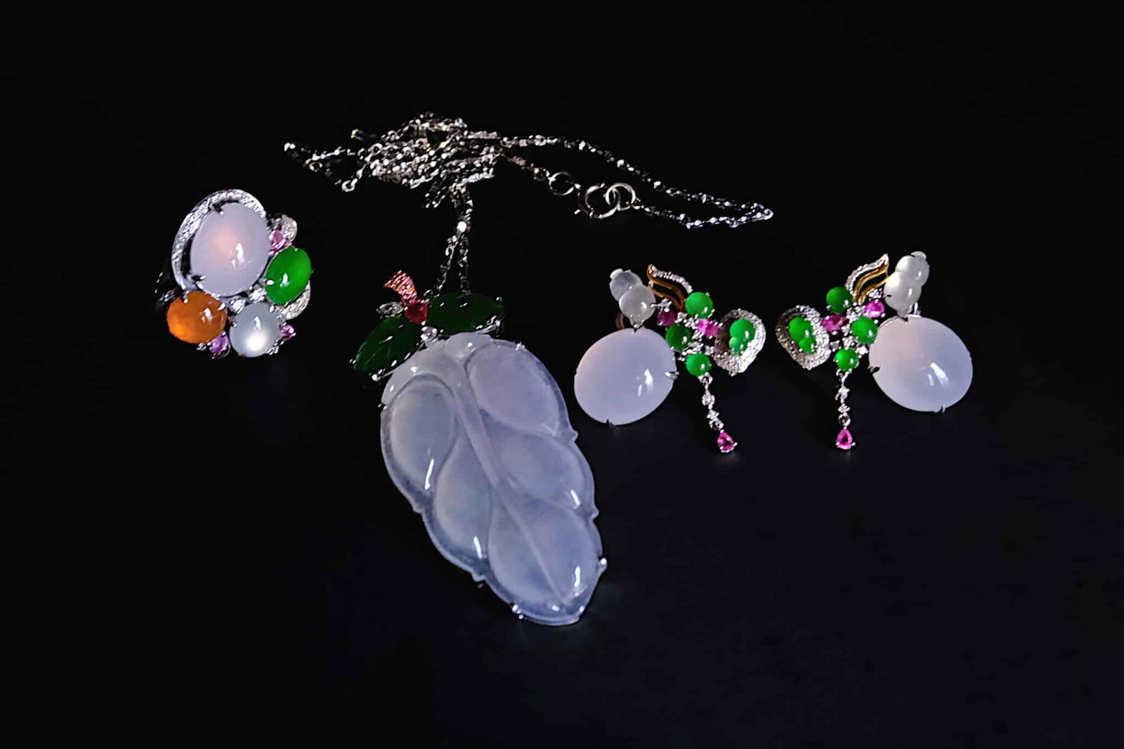 lavender jade jewelry, Light Lavender Jade, high quality purple jade, light purple jade, lavender jade earrings, lavender jade pendant, icy white jade ring, fine jade jewelry hong kong, jade jewellery singapore, Gem Gardener