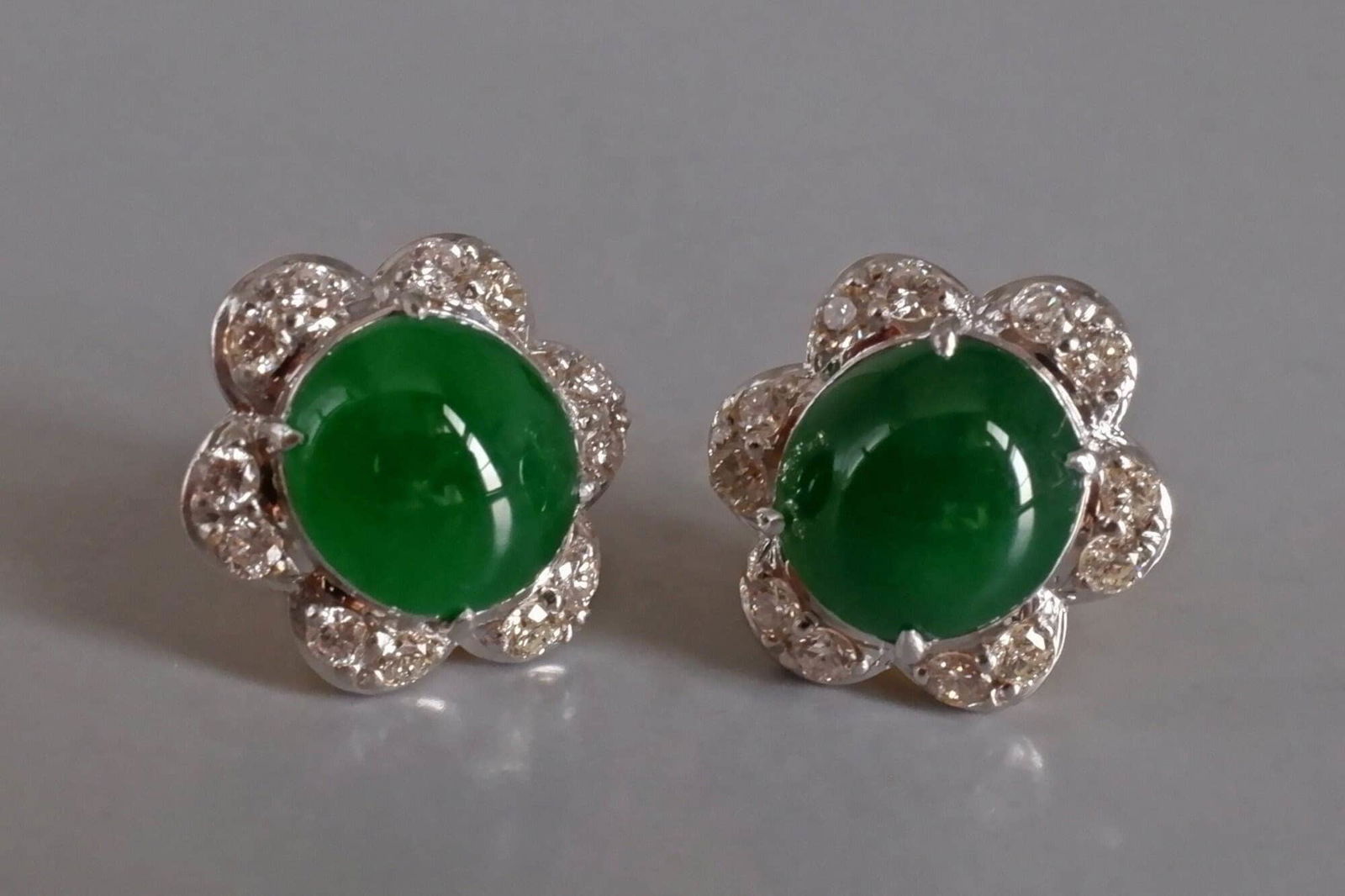vintage jade stud earrings, vintage jade earrings for sale, dark green jade stud earrings, jadeite stud earrings, vintage jade stud earrings, vintage jade jewellery, flower stud earrings gold, Gem Gardener