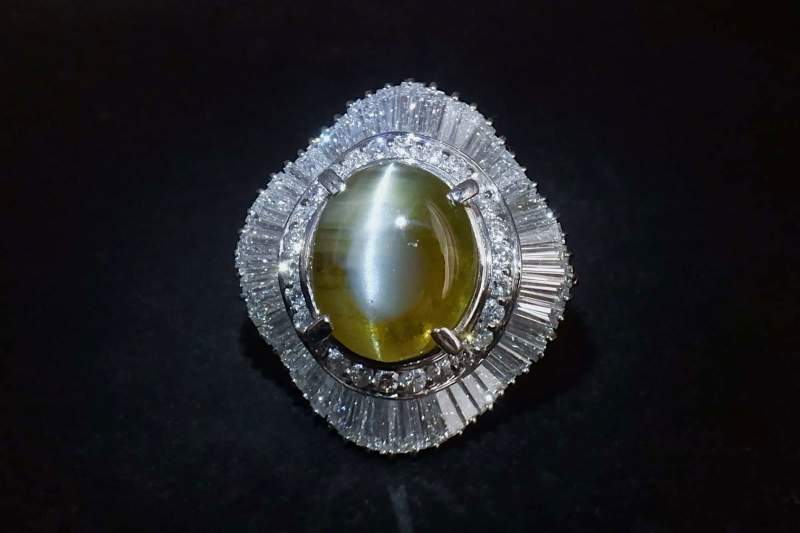 Cat's Eye Chrysoberyl Ring, cats eye diamond ring, cat's eye engagement ring, cat eye stone ring, cats eye diamond chrysoberyl, cat eye stone singapore, Gem Gardener