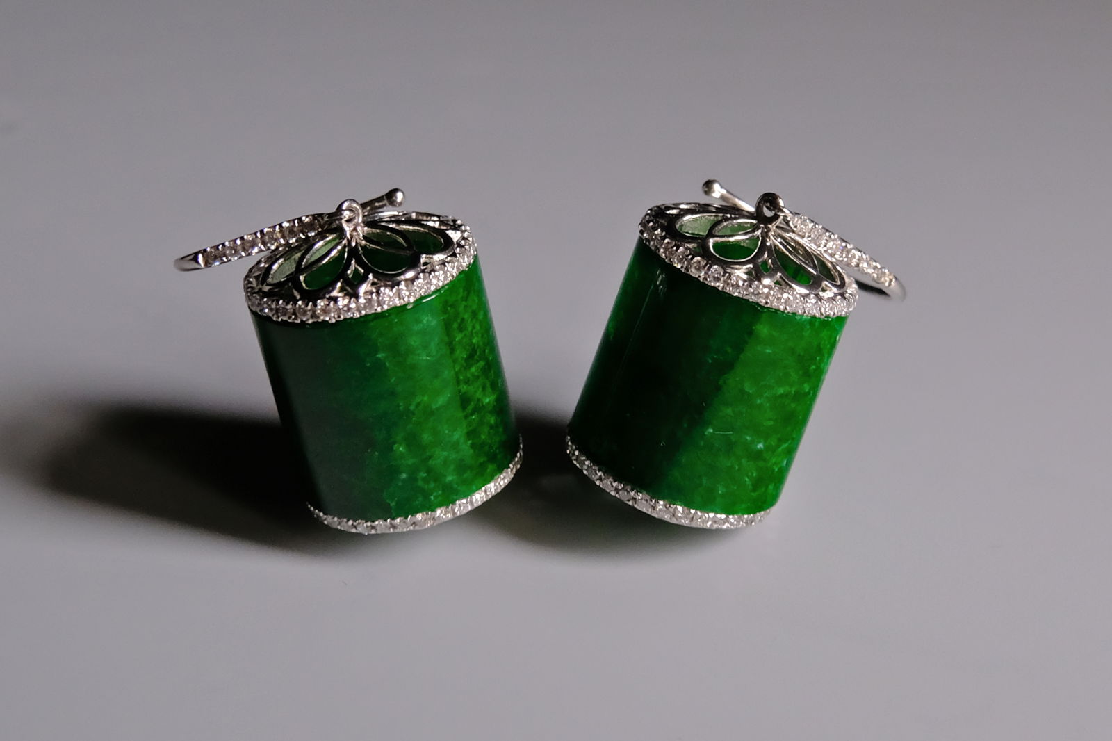 green jade dangle earrings, green jade drop earrings gold, jade cylinder earrings, Barrel Jadeite, lantern earrings gold, jadeite jade earrings, jade earrings singapore, fine jade jewelry hong kong, jade jewellery singapore, Gem Gardener
