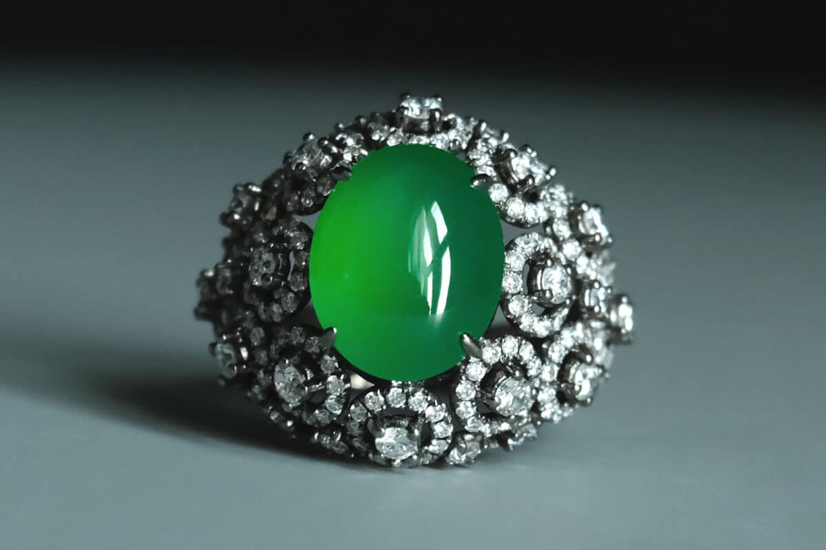 玻璃种翡翠 Glassy Jadeite Jade Ring 18k Black | Gem Gardener