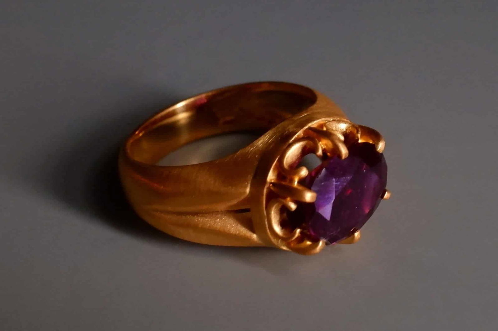 purple sapphire mens ring, renaissance style rings, medieval style jewelry, roman style gold rings, 24k solid gold ring mens, custom mens ring maker, SIJS, Gem Gardener