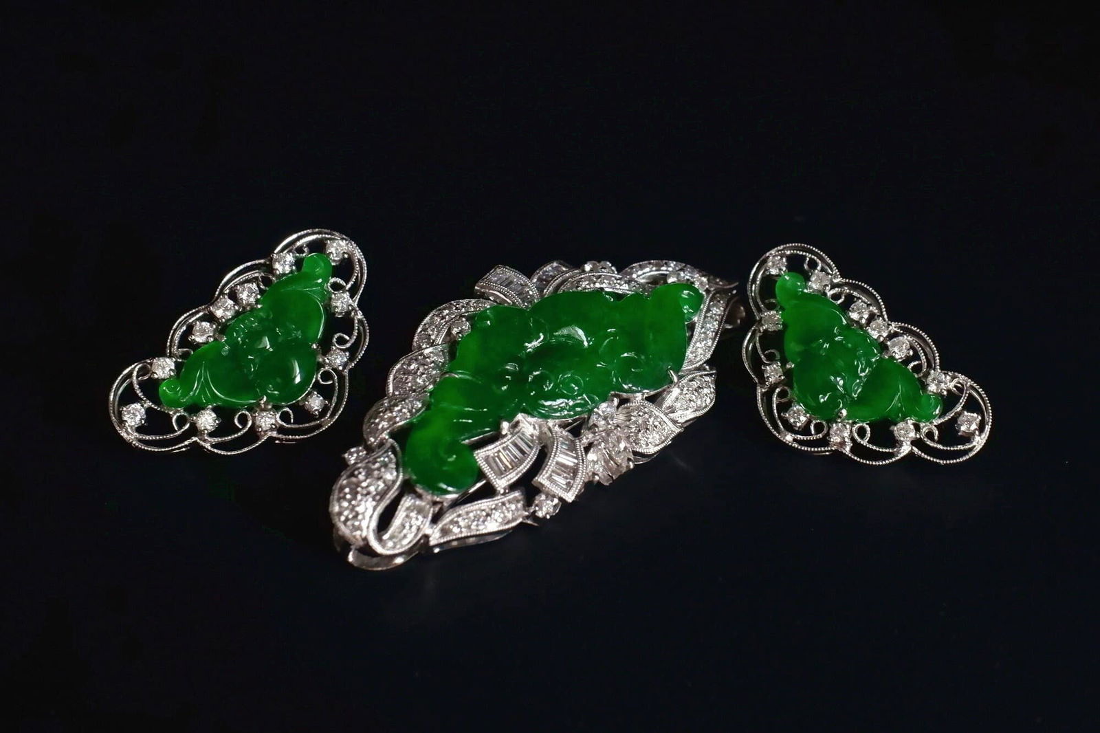 Old Mine Jadeite, 老坑, 老坑翡翠, jade and diamond brooch, art deco jade brooch, art deco jade jewelry, high end jade jewelry, jade brooch jewelry, fine jade jewelry hong kong, jade jewellery singapore, Gem Gardener