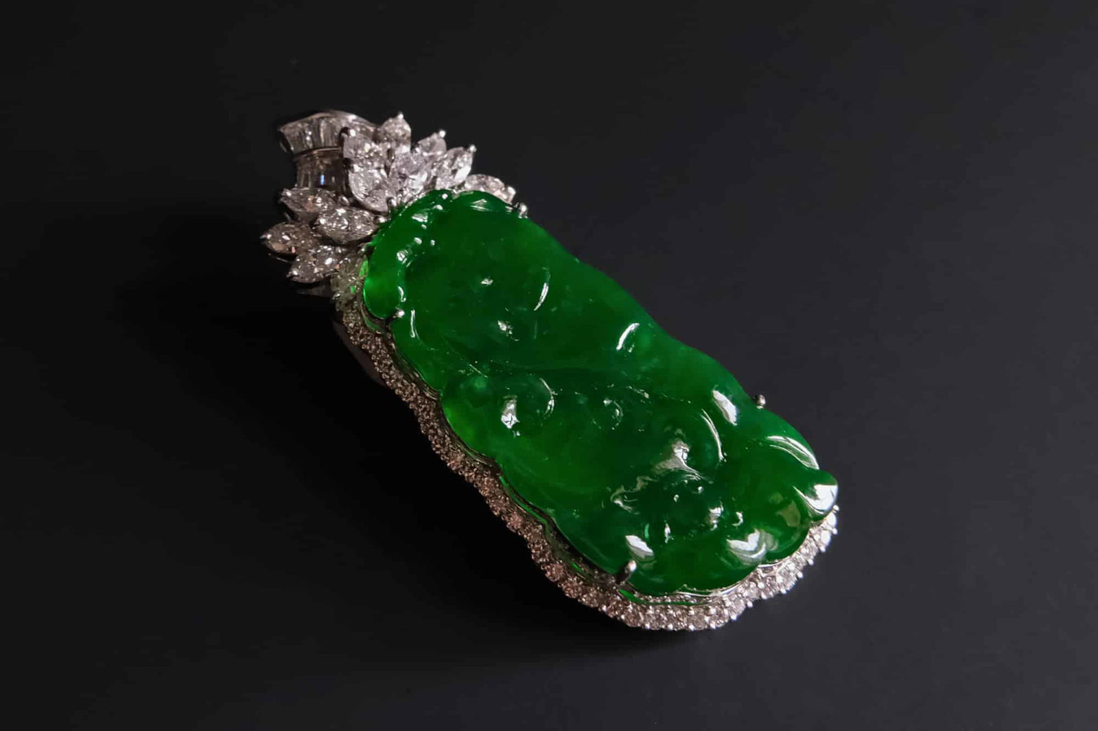 Imperial Green Jade Pendant, imperial green jadeite, old mine jadeite, 老坑, 老坑翡翠, jade pendant singapore, fine jade jewelry hong kong, Gem Gardener