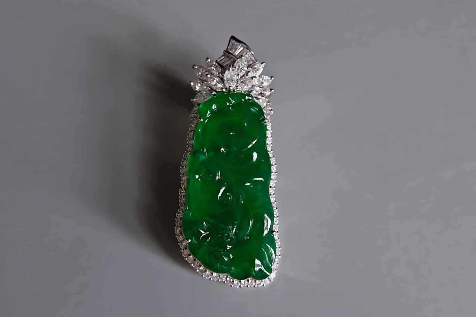 Imperial Green Jade Pendant, imperial green jadeite, old mine jadeite, 老坑, 老坑翡翠, jade pendant singapore, fine jade jewelry hong kong, high end jade jewelry, Jade jewellery singapore, Gem Gardener