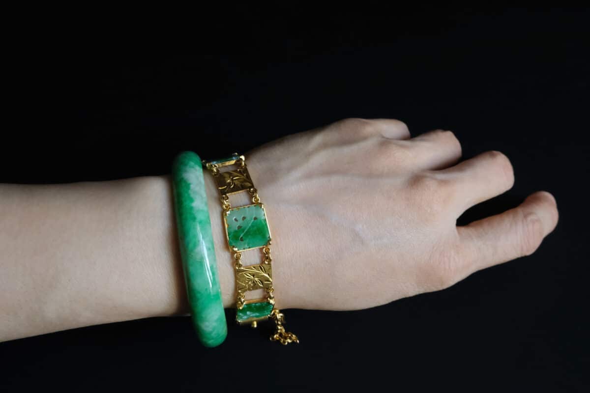 Vintage Carved Chinese Jade Bracelet 20k | Gem Gardener