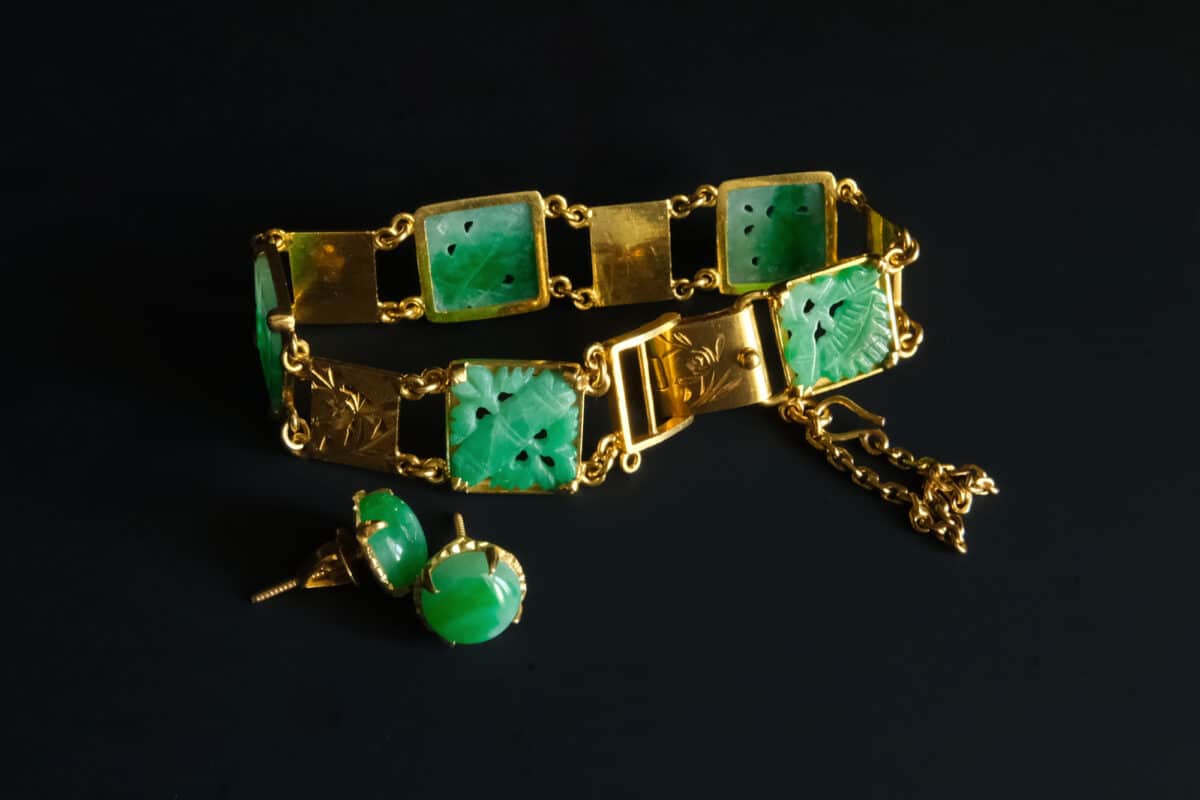 chinese jade bracelet, vintage jade bracelet, antique jade bracelet, carved jade bracelet, jade gold bracelet, vintage jade jewellery, antique chinese jewellery, Gem Gardener