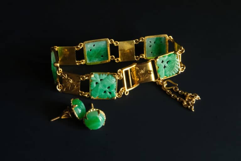 chinese jade bracelet, vintage jade bracelet, antique jade bracelet, carved jade bracelet, jade gold bracelet, vintage jade jewellery, antique chinese jewellery, Gem Gardener