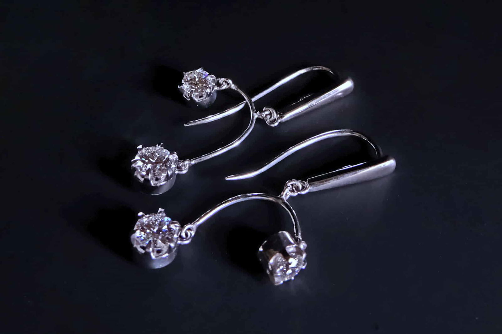 diamond drop earrings, kinetic earrings, dangle diamond earrings, statement diamond earrings, diamond drop earrings singapore, diamond earrings singapore, simple diamond drop earrings, Gem Gardener