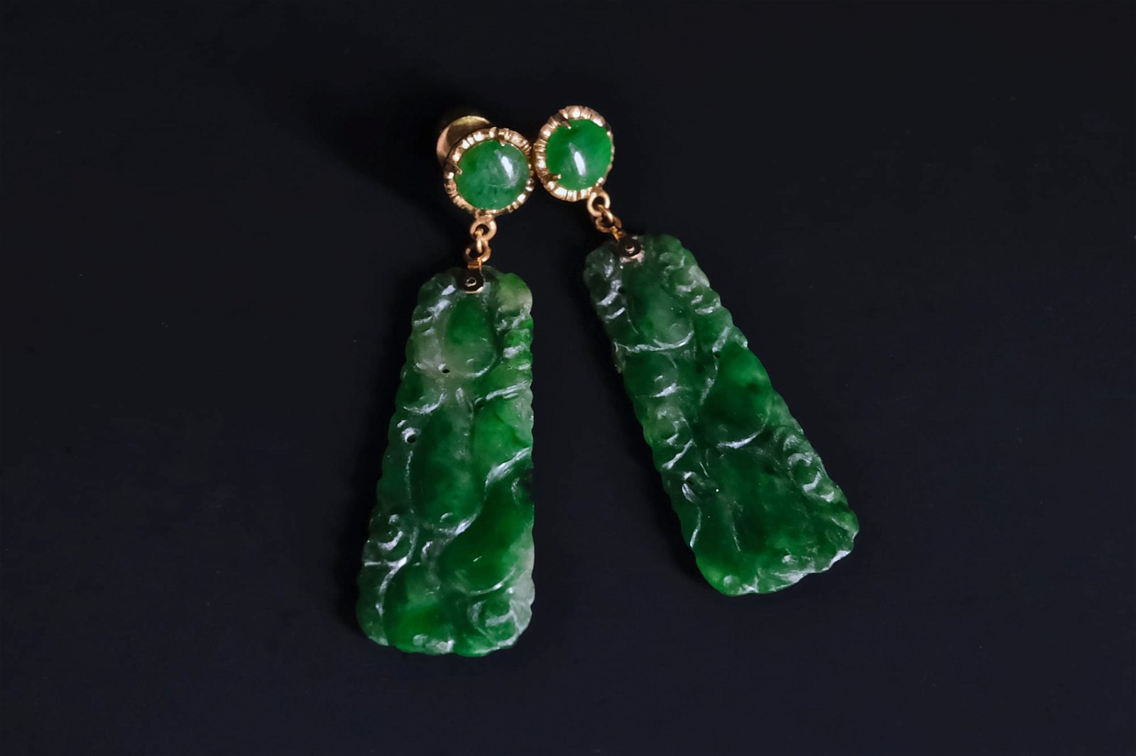 Carved Jade Drop Earrings, antique chinese jade earrings, vintage jade earrings for sale, carved jadeite earrings, green jade dangle earrings, jadeite jade dangle earrings, jadeite earrings singapore, Gem Gardener