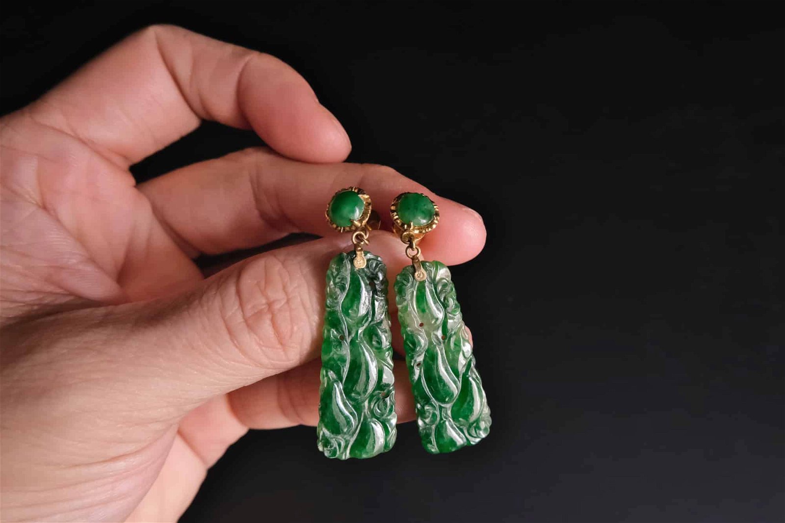 Carved Jade Drop Earrings, antique chinese jade earrings, vintage jade earrings for sale, carved jadeite earrings, green jade dangle earrings, jadeite jade dangle earrings, jadeite earrings singapore, Gem Gardener