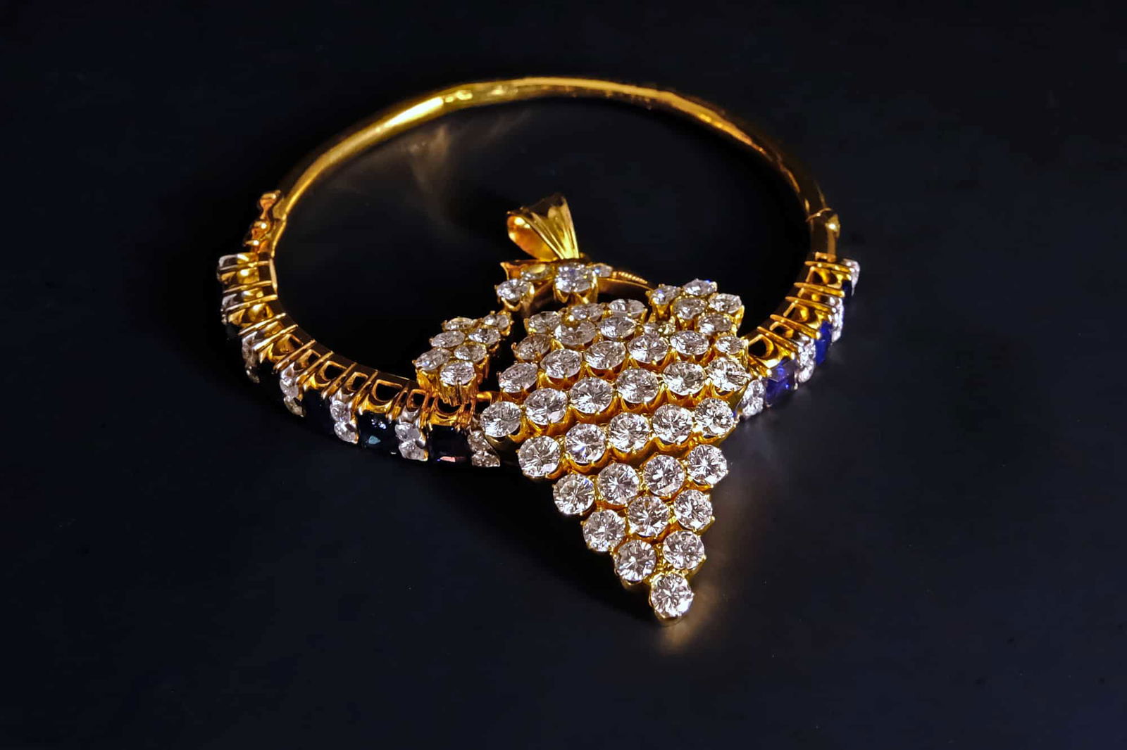 large diamond pendant, antique diamond pendants for sale, antique gold asian jewellery, antique diamond pendant, antique peranakan jewellery, antique jewellery singapore, vintage jewellery singapore, Gem Gardener