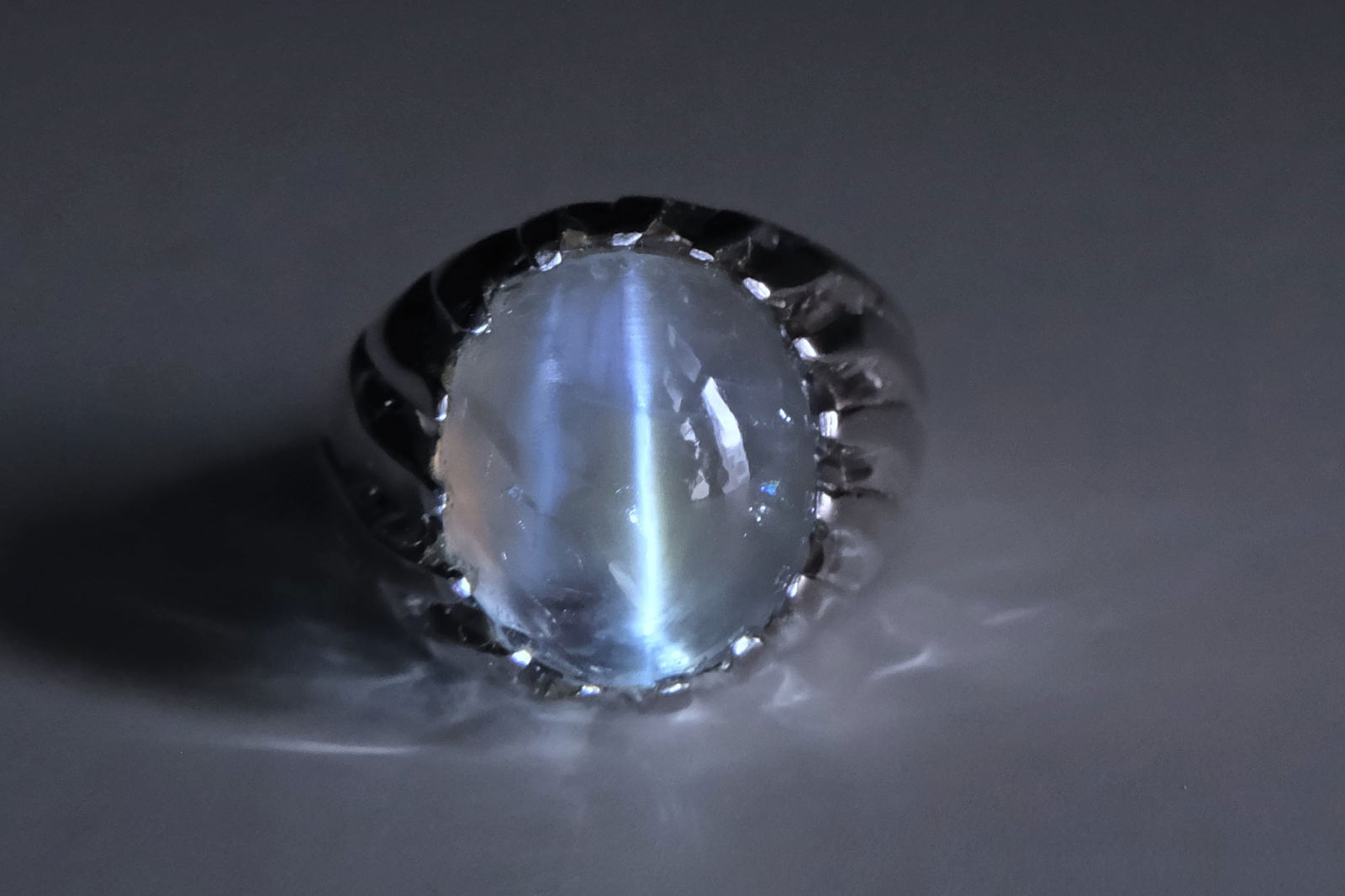 Alexandrite Cat's Eye Ring, cat's eye alexandrite price, alexandrite cat's eye stone, cat eye stone singapore, cat eye stone ring for men, vintage cats eye mens ring, blue cat's eye stone, alexandrite chrysoberyl cat eye, Gem Gardener