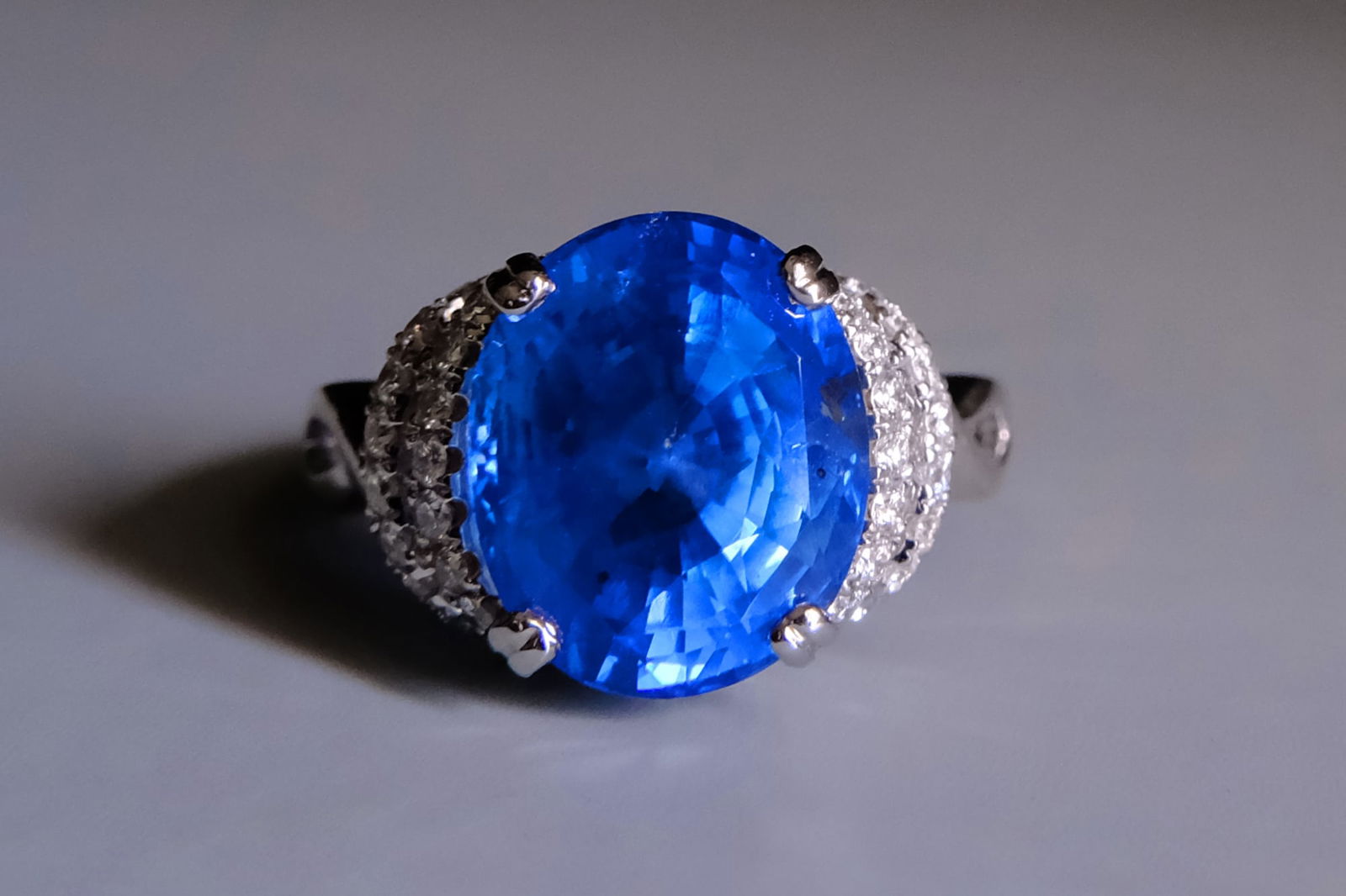 Cornflower Blue Sapphire Ring, unheated blue sapphire ring, intense cornflower blue sapphire, blue sapphire ring singapore, blue sapphire ring singapore price, unheated untreated blue sapphire, engagement ring singapore, Gem Gardener