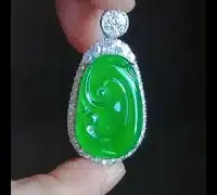 flawless carved jadeite pendant video