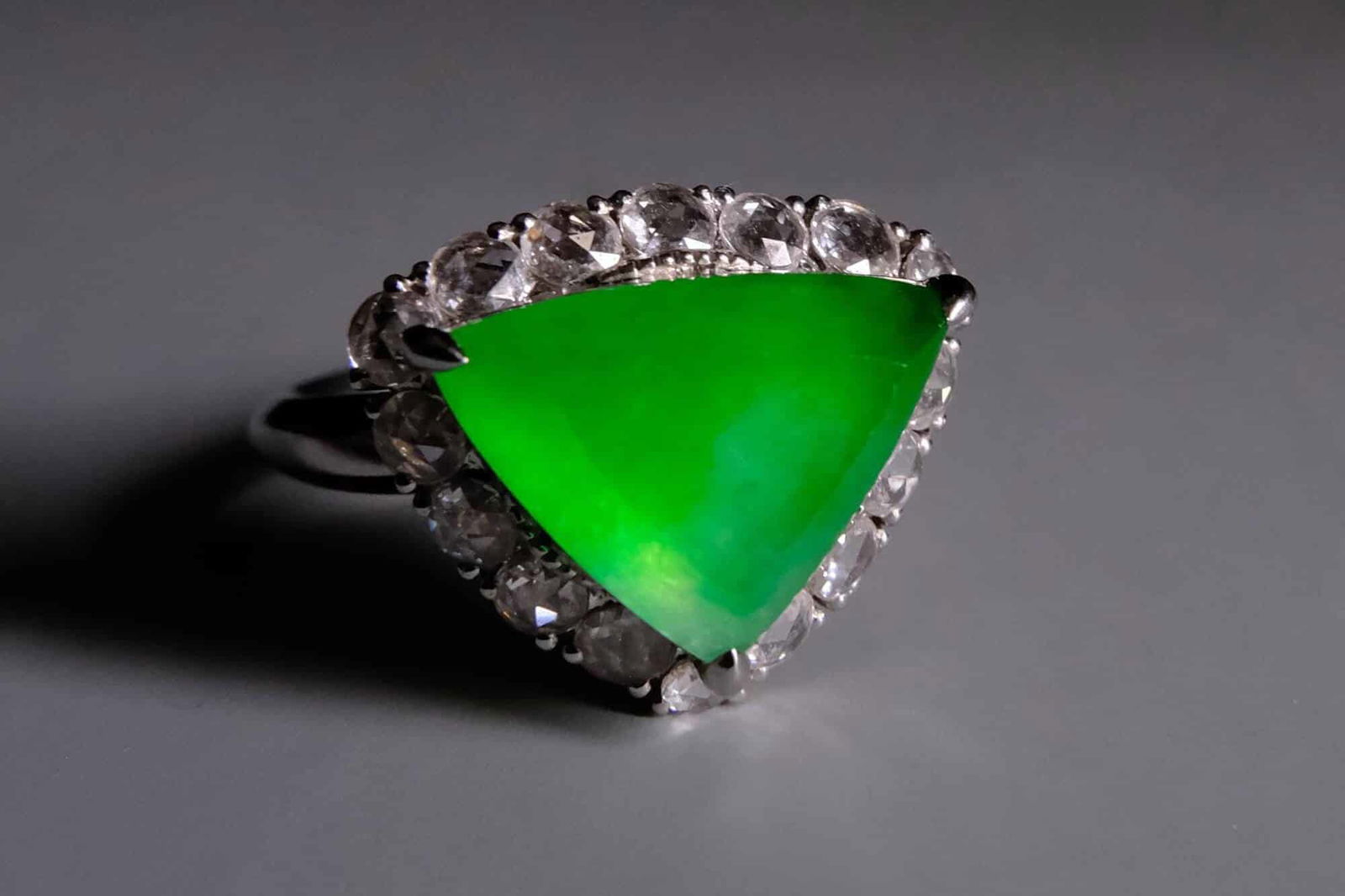 icy green jade, faceted jade ring, imperial green jade ring, 翡翠, 玻璃种, glassy jadeite, glass jadeite burma, icy jade ring, ice jade jewelry for sale, 冰种翡翠, jade jewellery singapore, jade ring singapore, modern jade ring singapore, Gem Gardener