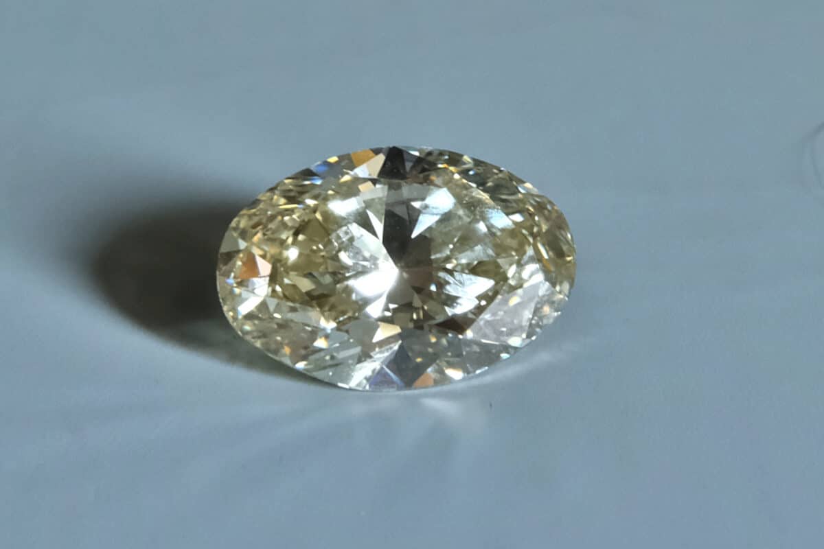 oval brilliant diamond, oval brilliant cut diamond, light yellow diamond price, oval yellow diamond ring, fancy yellow oval diamond, light yellow oval diamond, light yellow diamond engagement rings, oval diamond ring singapore, Gem Gardener