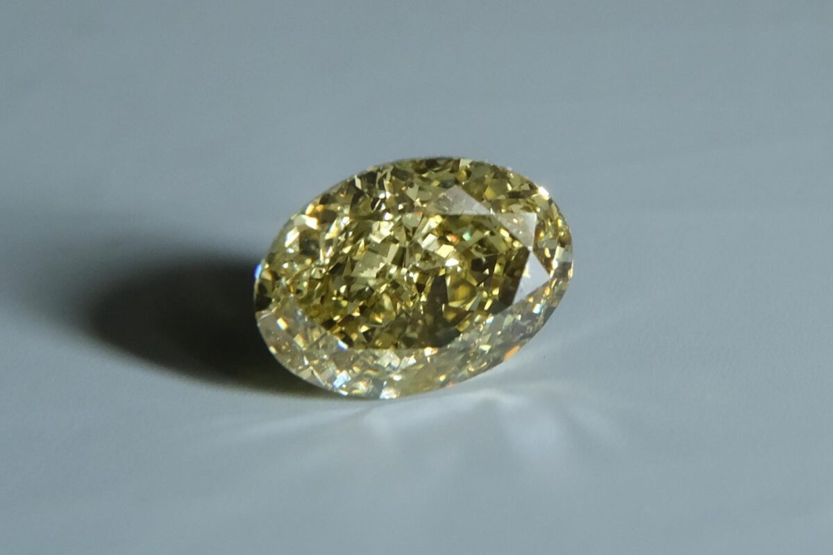 4ct Fancy Green Yellow Diamond | GG