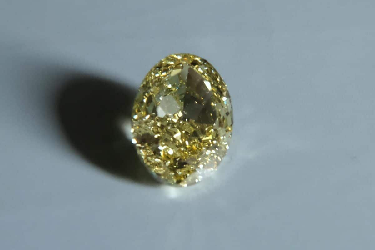 4ct Fancy Green Yellow Diamond | GG