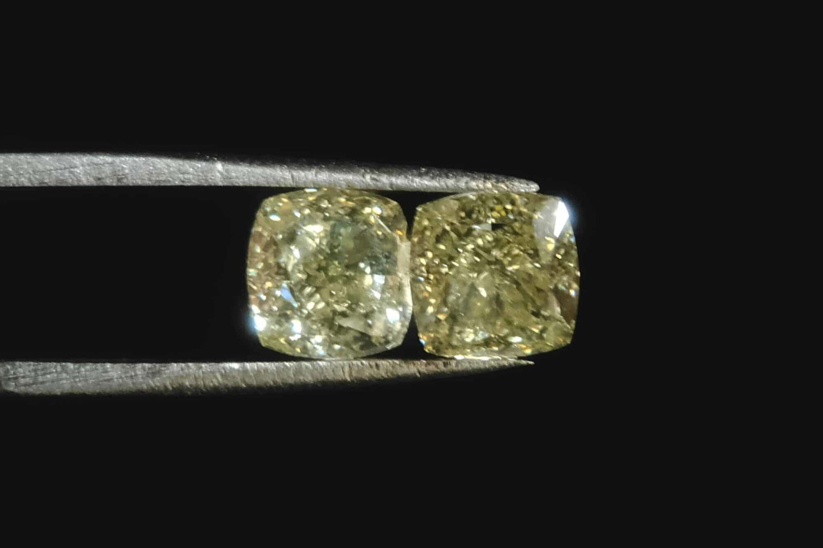 Fancy Light Yellow Diamond, fancy yellow diamond stud earrings, 2ct each diamond earrings, 2ct fancy yellow diamond, 2 carat yellow diamond earrings, light yellow diamond earrings, yellow diamond singapore, Gem Gardener