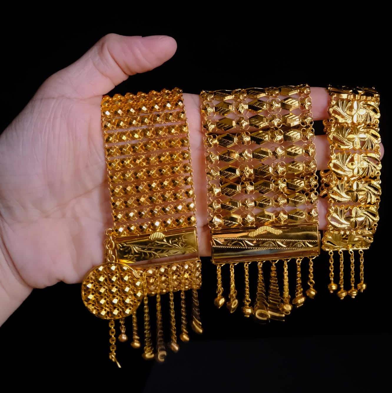 Peranakan Gold Bracelet, antique peranakan jewellery, vintage peranakan jewellery, intricate gold bracelet, wide gold bracelets for sale, vintage gold bracelets for sale, antique gold bracelets for women, peranakan jewellery singapore. Gem Gardener