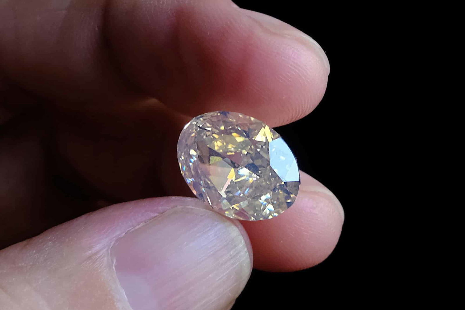 Fancy Light Yellow Diamond, fancy light yellow diamond price, fancy light brownish yellow diamond, fancy light yellow diamond engagement ring, fancy yellow loose diamond, loose diamonds singapore, Gem Gardener