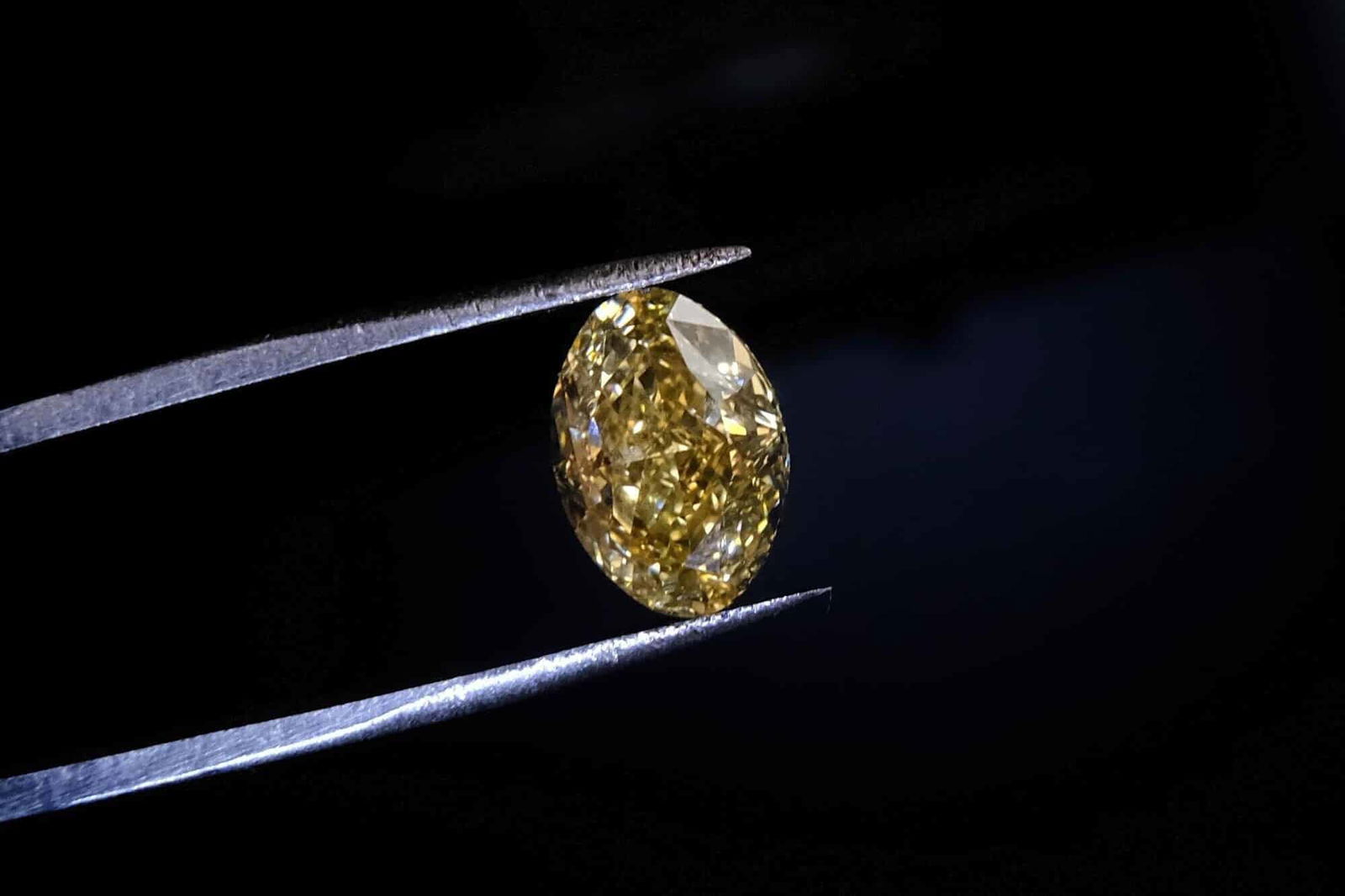 Fancy Brownish Yellow Diamond, fancy yellow brown diamond ring, fancy yellow diamond loose, loose yellow diamonds, fancy yellow diamond price, fancy yellow diamond price, yellow diamond singapore, Gem Gardener