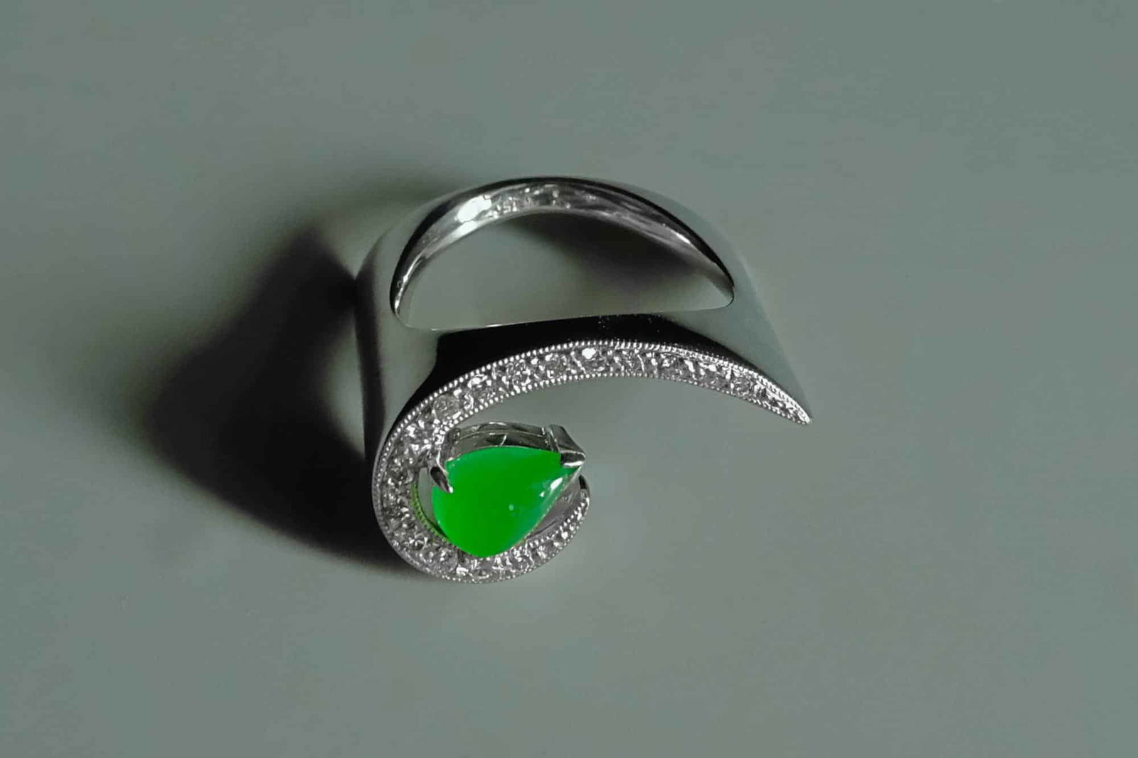 Minimalist Jade Ring, jade avant garde, jade ring singapore, pear shaped jade ring, jade ring men gold, jade diamond ring white gold, Gem Gardener