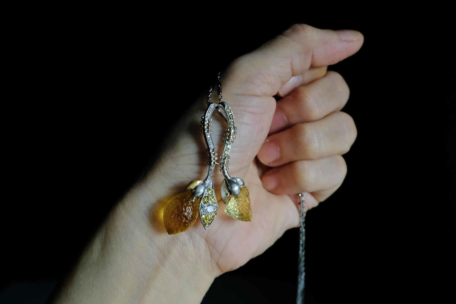 Beryl Pendant, golden beryl pendant, lemon pendant gold, yellow beryl necklace, lemon necklace gold, beryl gemstone pendant, art nouveau pendant gold, gemstone pendant necklace, gemstone necklace singapore, Gem Gardener